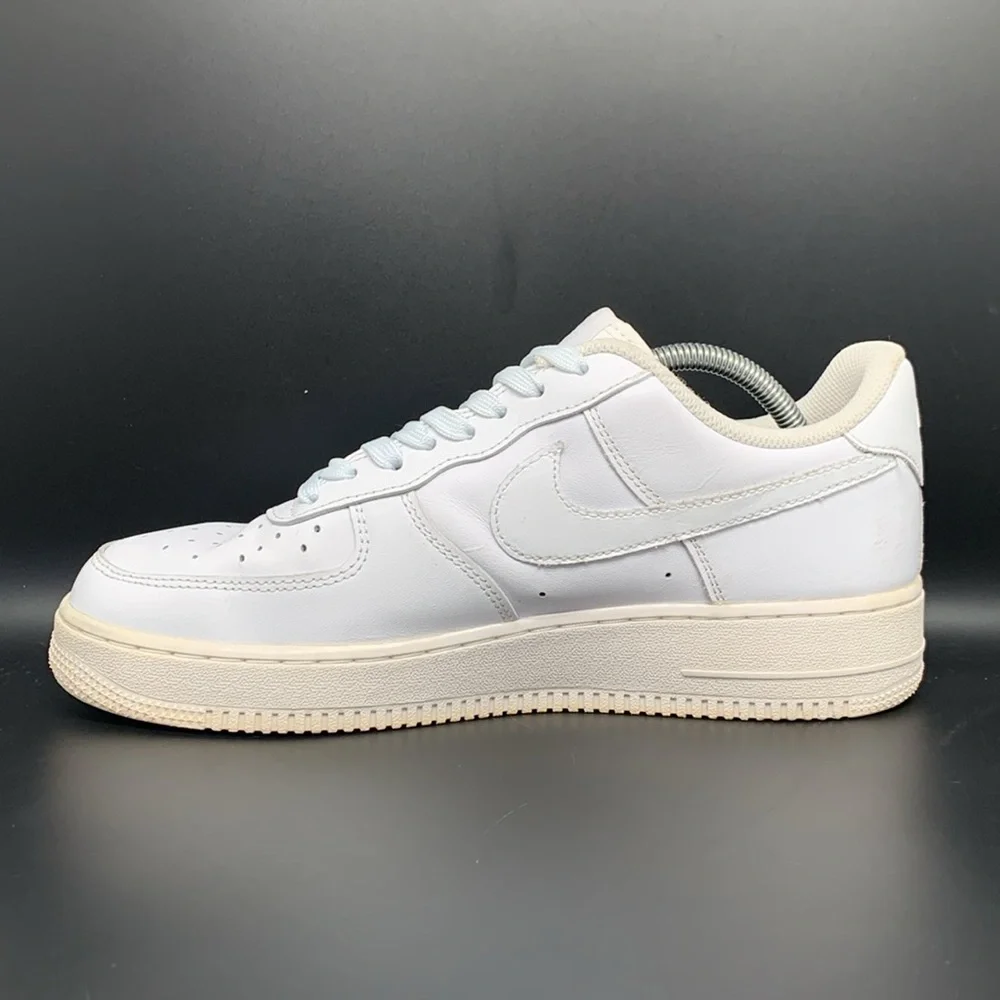 Nike Air Force 1’s‎ ‘07 Triple White Shoes Men’s Sz 9.5